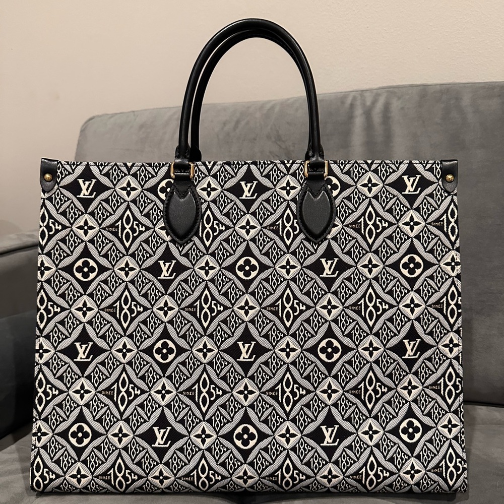 SOLD AUTHENTIC Louis Vuitton 1854 On The Go MM